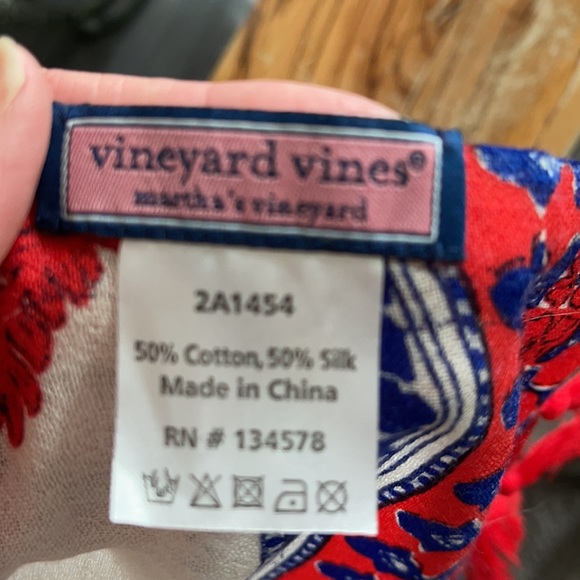 Vineyard Vines silk and cotton scarf/wrap EUC - Picture 6 of 12